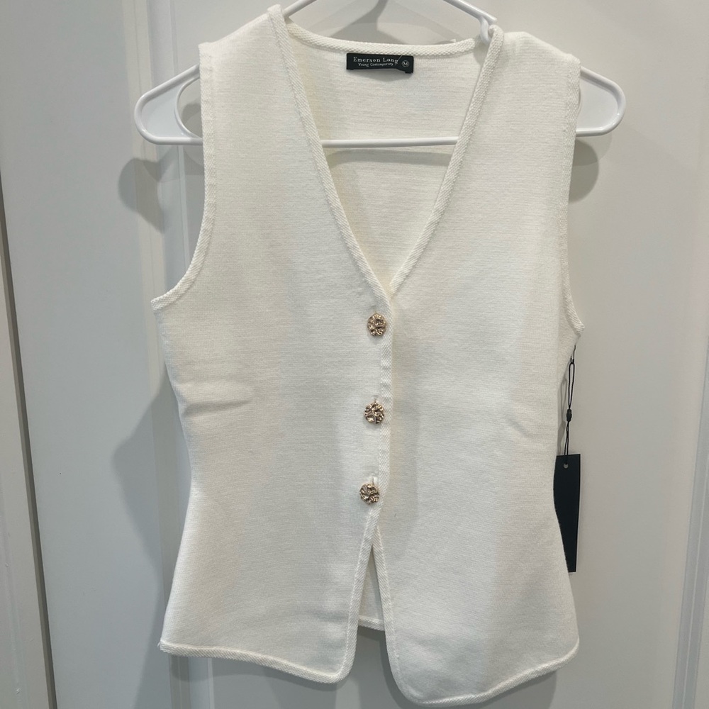 Elegant White Sleeveless Top